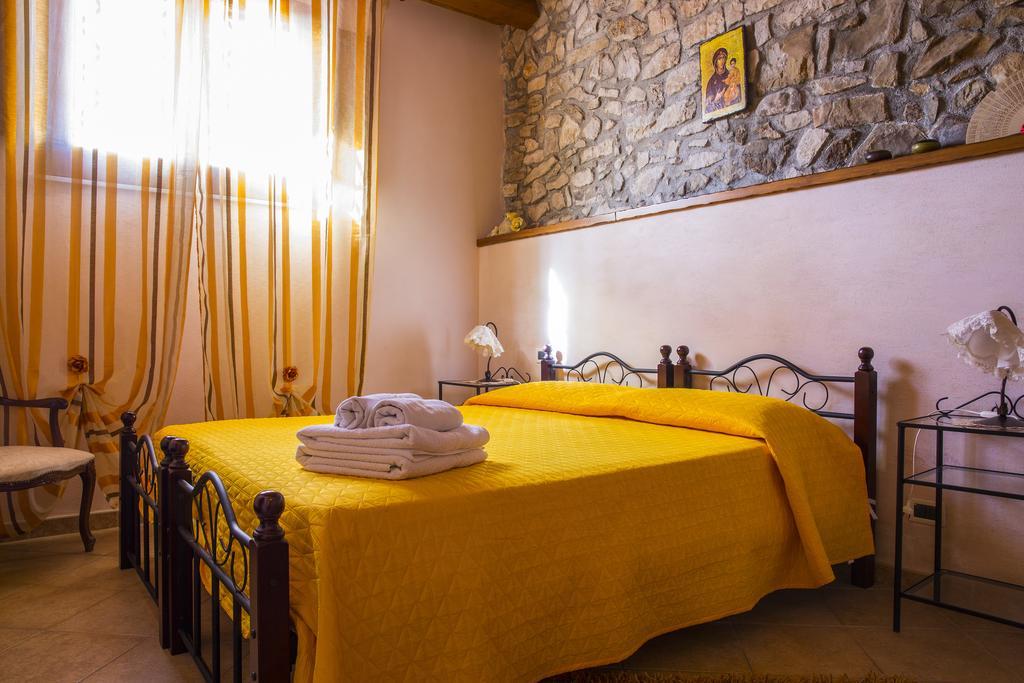 Casa Vacanze Caccamo Santa Lucia Exterior foto
